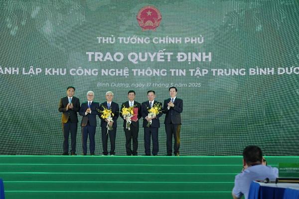 Bình Dương khởi công 2 khu công nghiệp xanh, chuẩn bị đón 'đại bàng'