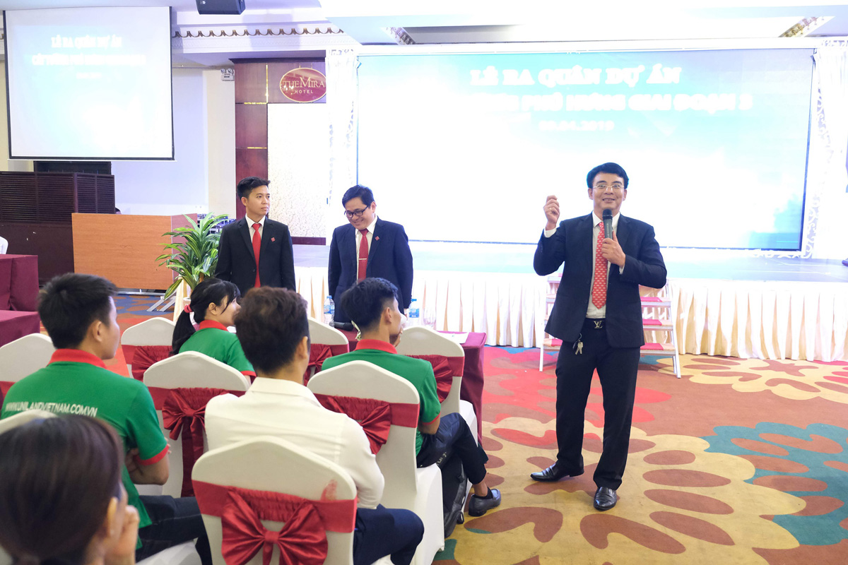 Ông Chu Thanh Hải  (Tổng giám đốc công ty cổ phần Uniland) phát biểu trong buổi lễ